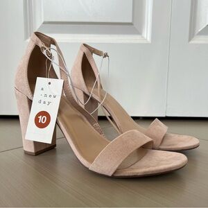 🚚 Moving sale 🚚 NWT A New Day Heels